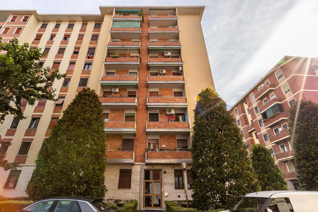 Rosselli 13 Milan Apartment — Photos 1